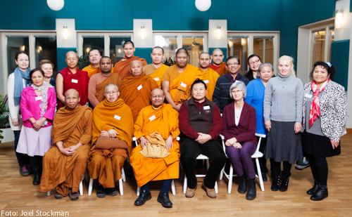 Gruppbild, några av kontaktpersonerna för buddhistisk andlig vård runtom i Sverige